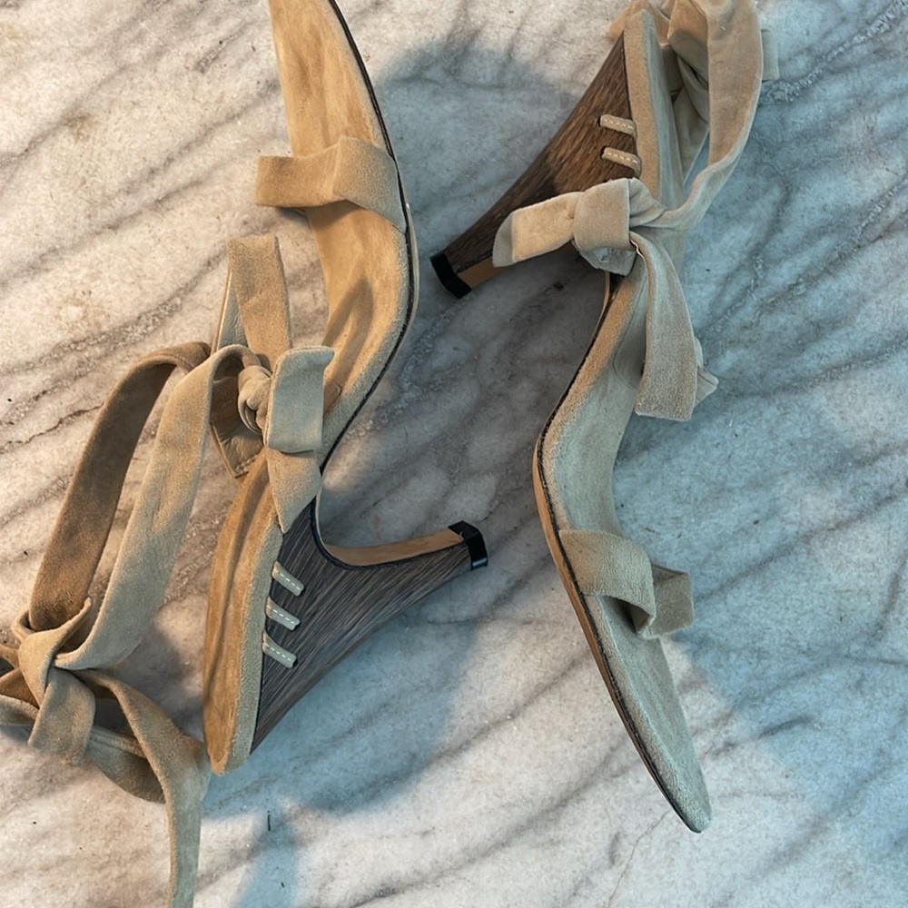 Calvin Klein high heel sandals strappy ankle tie creme suede Italian sandals 8